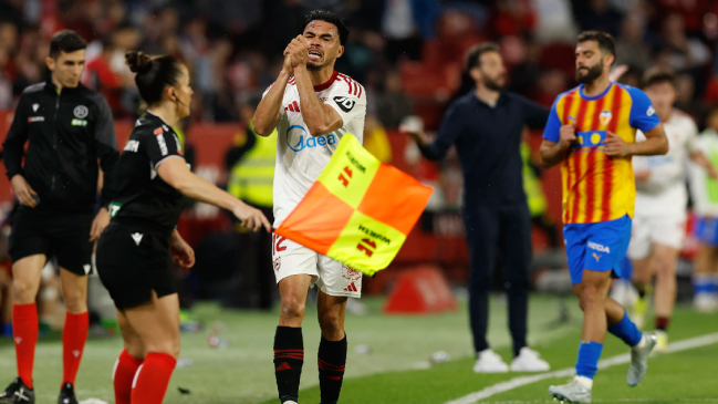 Sevilla cayó ante Valencia y quedó al borde de la zona de descenso