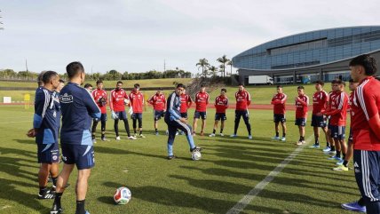   La Roja tuvo en Auckland su primera práctica de cara al amistoso contra Cabo Verde 