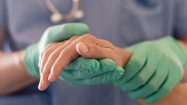 Mujer murió mediante suicidio asistido con tecnología de control ocular