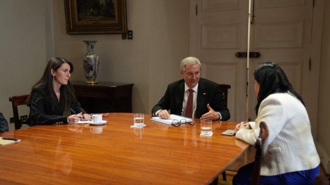 Kast ordenó a ministras de Seguridad y Educación viajar a Calama tras mortal ataque en colegio