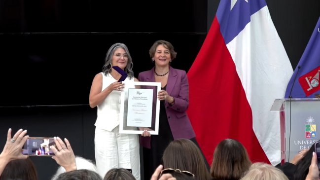 En la U. de Chile, Verónica Franco recibió el Premio Lenka Franulic 2025