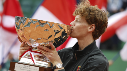   Jannik Sinner celebró su primer título en Montecarlo y el octavo a nivel Masters 1.000 