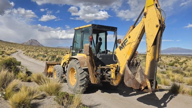 Con retroexcavadora: Sorprenden a dos bolivianos tapando la zanja del Plan Escudo Fronterizo