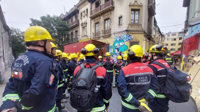 Equipos de búsqueda hallaron cadáver a una semana de incendio y derrumbe en Santiago Centro