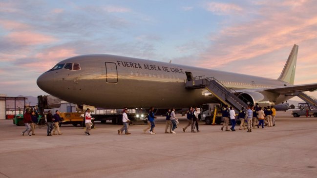 Gobierno de Kast inicia plan de expulsiones con primer vuelo masivo a Colombia y Ecuador