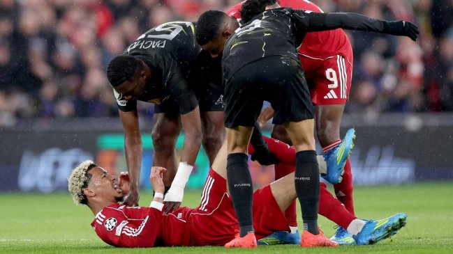 Se pierde el Mundial: Hugo Ekitike sufrió rotura del tendón de Aquiles ante PSG