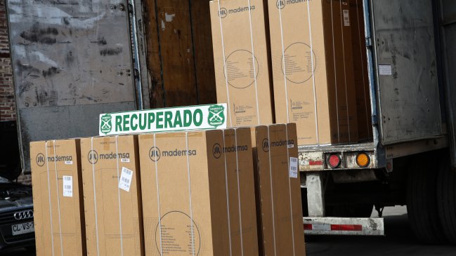 Carabineros recuperó 100 refrigeradores robados desde camión en Lo Espejo