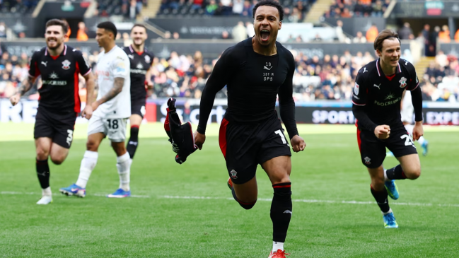 Vigouroux fue titular en la agónica caída de Swansea ante Southampton en la Championship