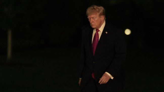 Trump afirma que EE.UU. atacó y capturó buque iraní que intentó burlar bloqueo en Ormuz