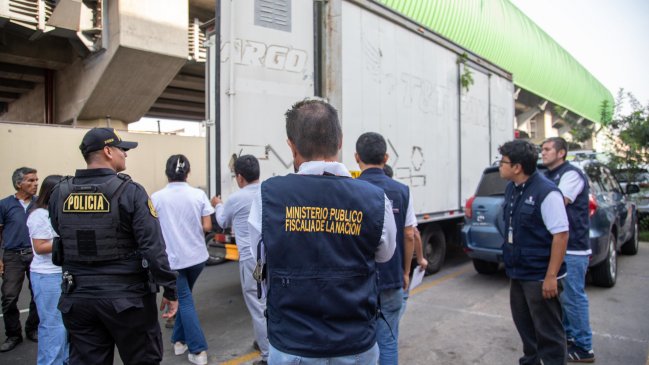 Perú refuerza controles fronterizos para impedir salida de funcionarios electorales investigados