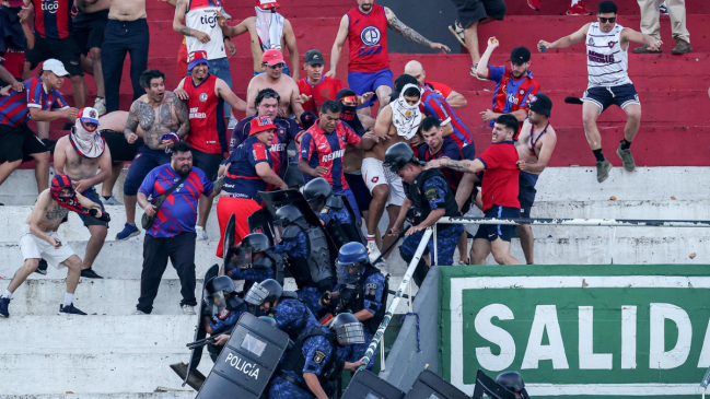 Detenidos por violencia en clásico del fútbol paraguayo enfrentan hasta 12 años de prisión