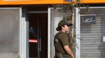 Carabineros busca a sujetos que intentaron robar en sucursal de BancoEstado