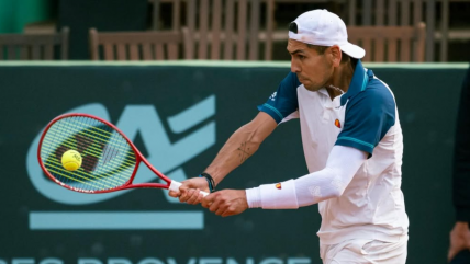 Alejandro Tabilo se adelanta a Zizou Bergs en la final de Aix-en-Provence