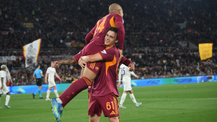   AS Roma goleó a Fiorentina y quedó a un punto de la zona de Champions en la Serie A 