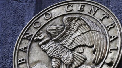   Imacec de marzo cayó 0,1%: Menor producción de bienes, amortiguada por comercio y servicios 