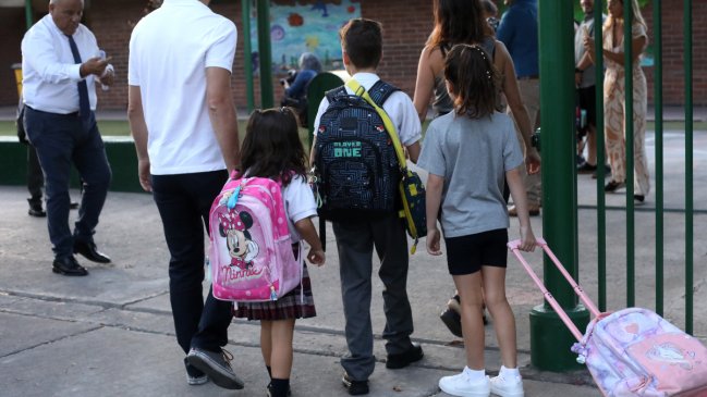 Amplio debate y preocupación por propuesta del Mineduc de pausar traspaso de colegios a SLEP