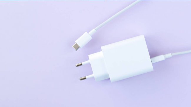 Publican reglamento que establece el USB tipo C como cargador universal en Chile