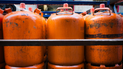   Municipios inician entrega independiente de vales de gas, pero dudan de su continuidad por recortes 