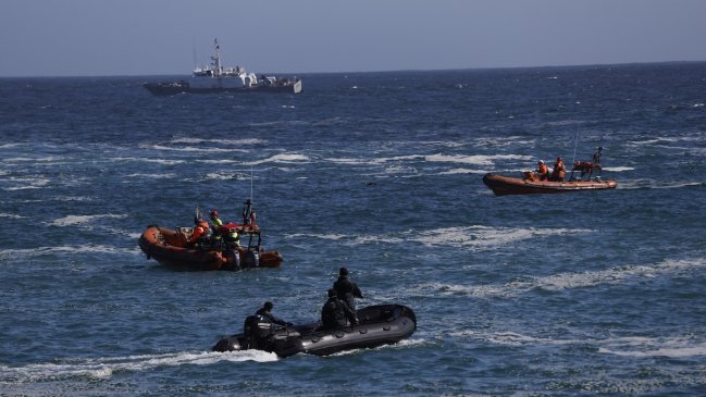 Talcahuano: Dos fallecidos en volcamiento de embarcación rescatada por la Armada