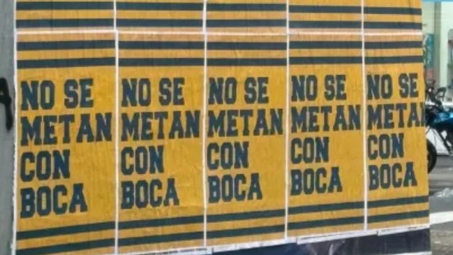 Barristas de Boca pegaron amenazantes mensajes antes del duelo copero con la UC
