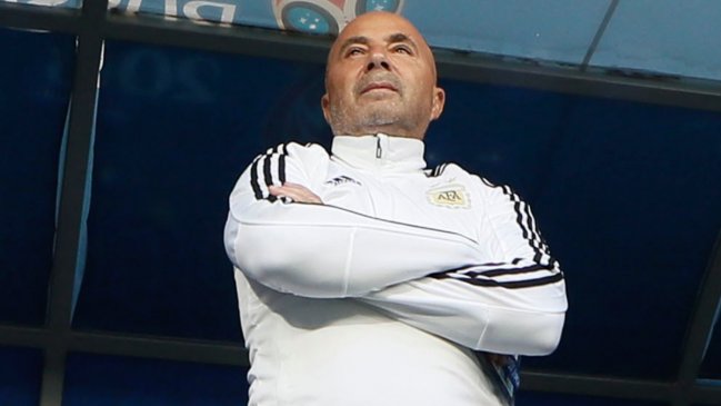 Gerente de selecciones mantuvo opción de Pellegrini y no descartó a Sampaoli