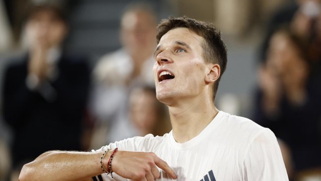 Jakub Mensic frenó el ímpetu de Joao Fonseca y avanzó a semifinales de Roland Garros