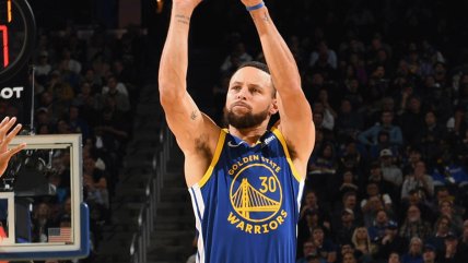   Stephen Curry firmó millonario contrato con empresa china 