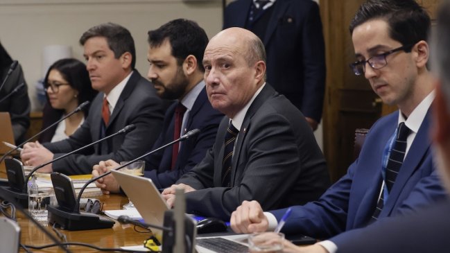Megarreforma: Tensa discusión en el Senado por falta de informes y aumento de deuda pública
