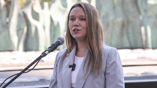 Alcaldesa de Las Condes: La exención de contribuciones es un golpe directo a las personas
