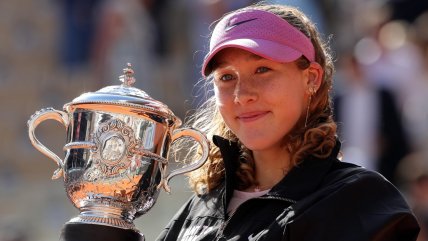   Mirra Andreeva celebró su primer título Grand Slam tras conquistar Roland Garros 