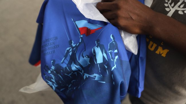 Haití modificó el diseño de su camiseta para el Mundial tras pedido de la FIFA