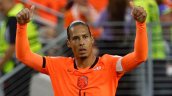 Países Bajos tuvo goles de Van Dijk y Summerville ante Japón, que descontó por Nakamura