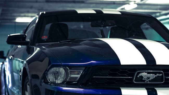 Robaron 18 autos desde un taller mecánico, incluidos dos Ford Mustang