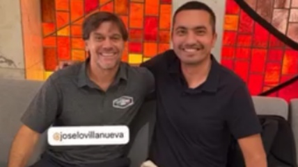   José Luis Villanueva visitó la concentración de Uzbekistán en medio del Mundial 