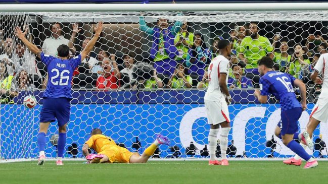 Baturina puso el empate de Croacia con un furioso remate