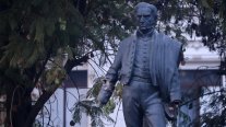 Desconocidos mutilaron estatua de José Artigas ubicada en plena Alameda