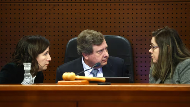 Magistrada que atiende juicio de licencias médicas se inhabilitó por enfrentar cuaderno de remoción