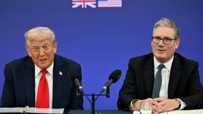 Trump asegura que Starmer dimitirá como primer ministro de Reino Unido