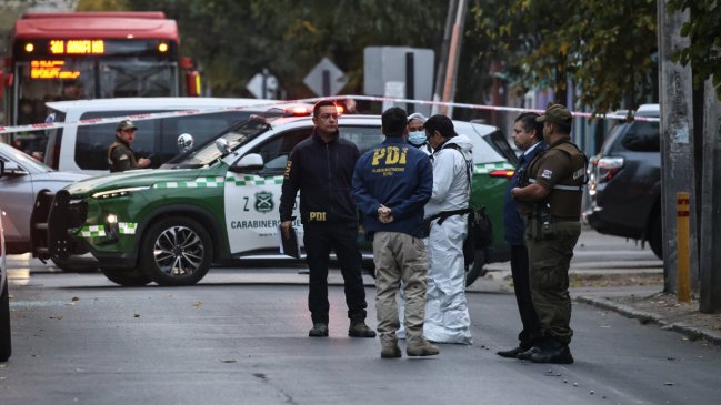 Comerciante sufrió grave ataque a balazos tras disputa en feria de Peñalolén