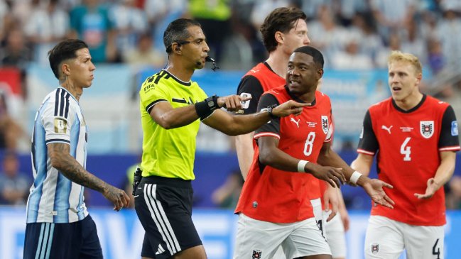 Lo revisaron en el VAR: Lautaro Martínez cayó en el área de Austria y fue penal