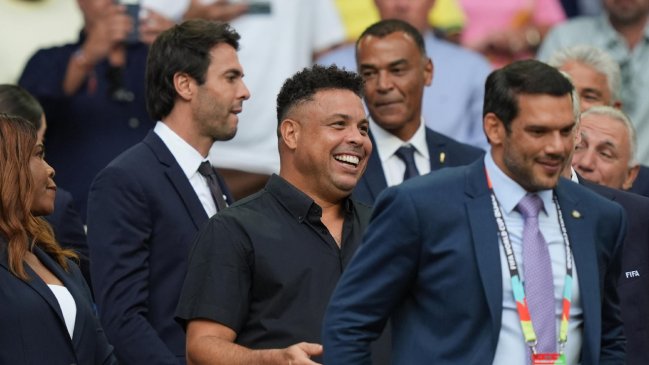 ¡Una constelación! Históricas estrellas del fútbol presenciaron el triunfo de Brasil ante Escocia