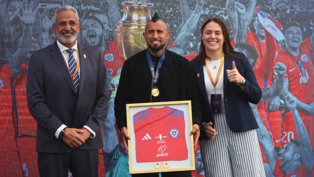 Vidal aún espera un llamado de La Roja: 