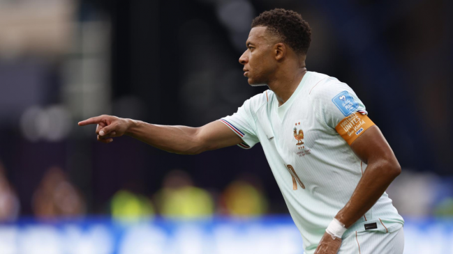 Mbappé mandó al árbitro del duelo ante Noruega que le diera la cinta de capitán a Tchouaméni