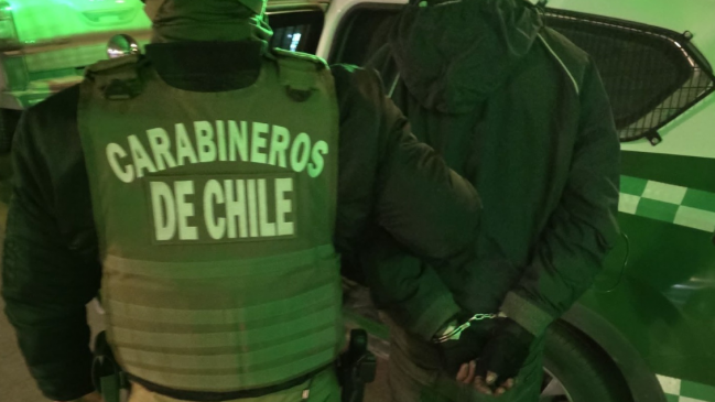 Carabineros detuvo a siete sujetos tras sorprenderlos en inmueble con droga y millones en efectivo