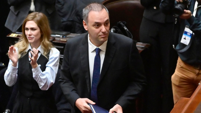 Adorni renunció como jefe de Gabinete de Milei acorralado por denuncias de enriquecimiento ilícito