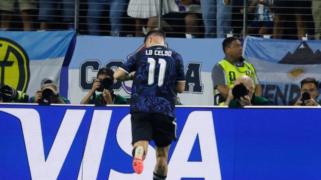 Giovani Lo Celso anotó un golazo de tiro libre para Argentina ante Jordania