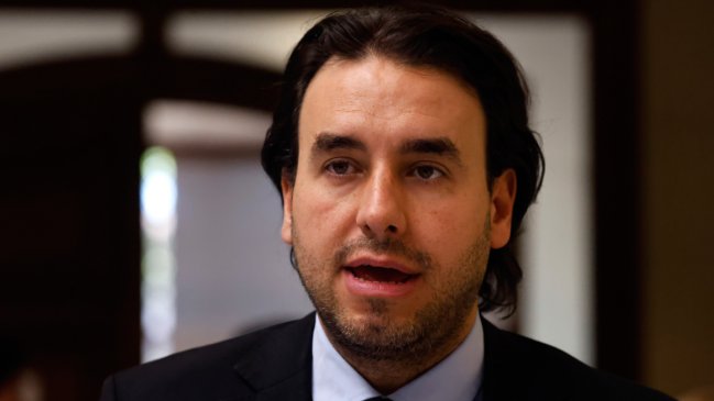 Senador Mirosevic rechazó integrar gira presidencial para rechazar AC contra Grau