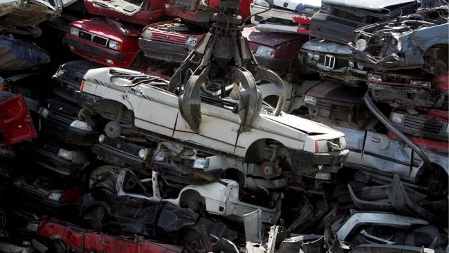 Unión Europea eleva exigencias de reciclaje a los fabricantes de autos