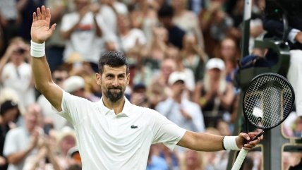  Djokovic recuperó su mejor versión en Wimbledon: Arrolló a Tsitsipas y está en tercera ronda  
