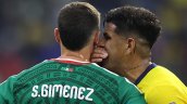 Piero Hincapié se convirtió en el segundo expulsado por la 